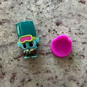 DreamWorks Trolls Band Together Mineez -
Snack Pack Common John Dory
